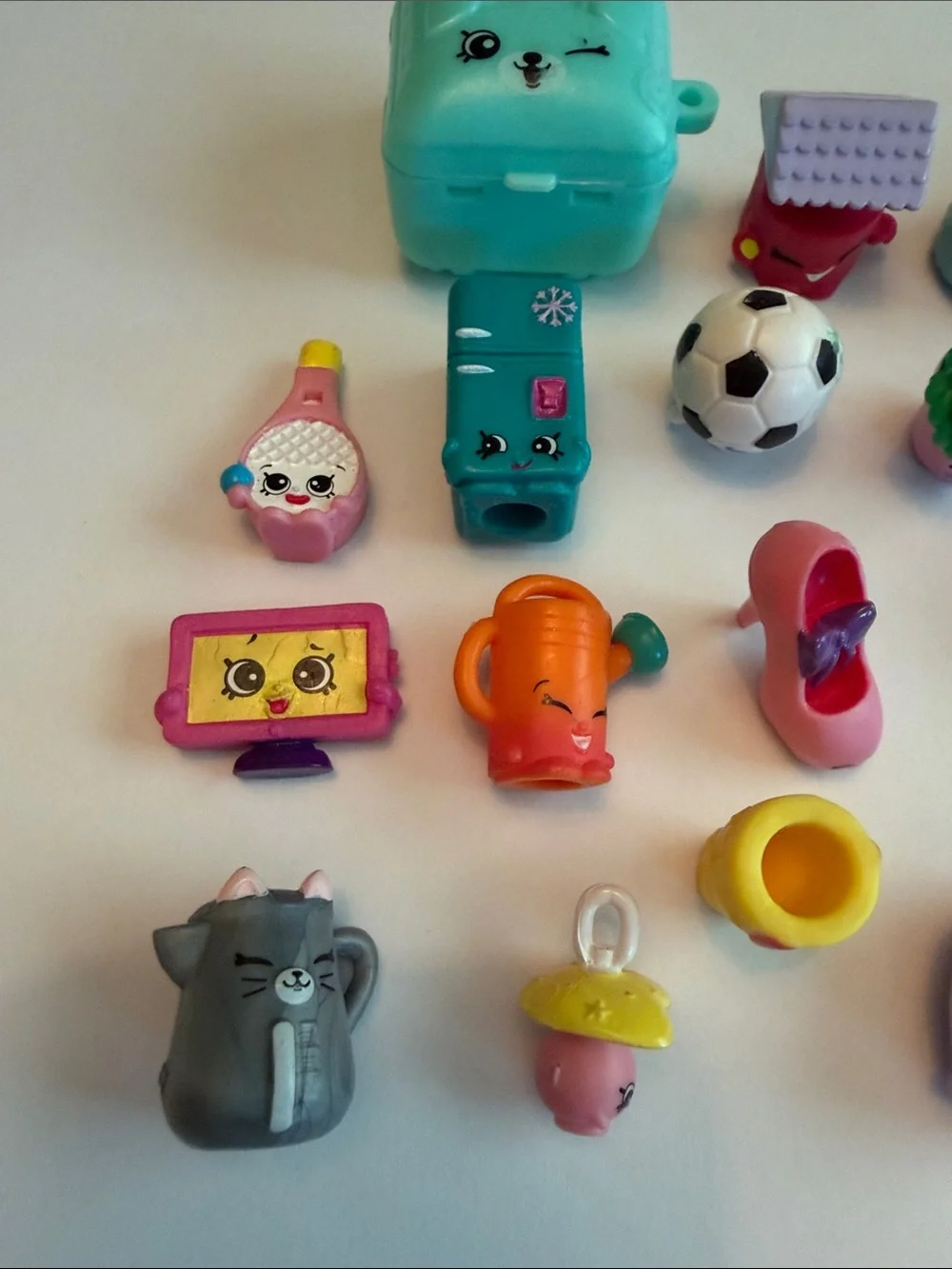 EUC Shopkins and 2 containers backpack and bag